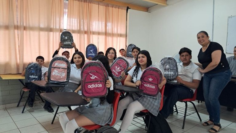 AGRADECIMIENTO POR ENTREGA DE APOYO ESCOLAR EN ARIVECHI